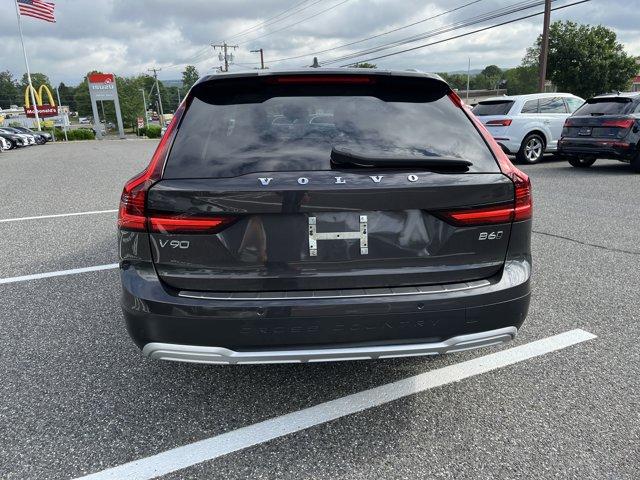Photo of 2024 PLATINUM GREY Volvo V90 Cross Country