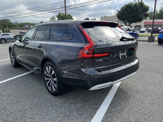 Photo of 2024 PLATINUM GREY Volvo V90 Cross Country