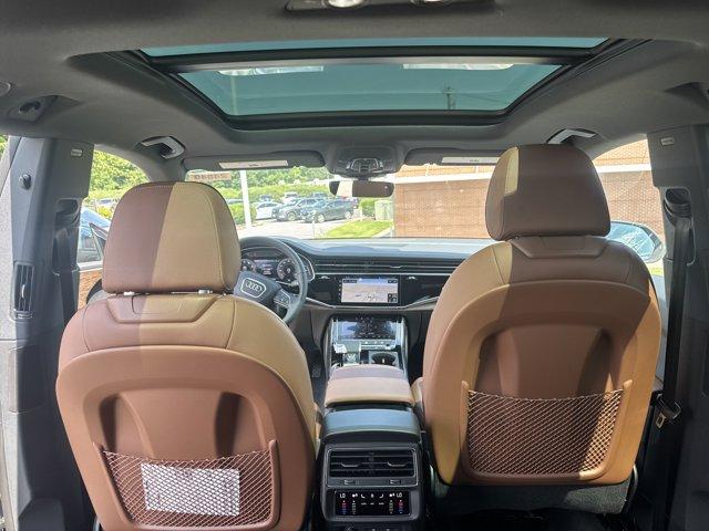 Photo of 2025 Waitomo Blue Metallic Audi Q8