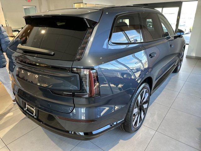 Photo of 2025 Blue Volvo EX90