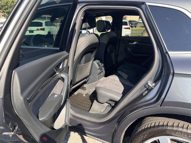 Photo of 2022 DAYTONA GRAY PE Audi SQ5