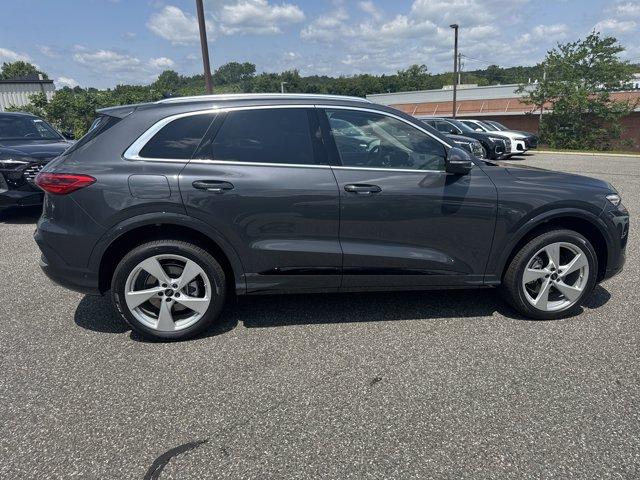 Photo of 2025 Tambora Gray Metallic Audi Q5