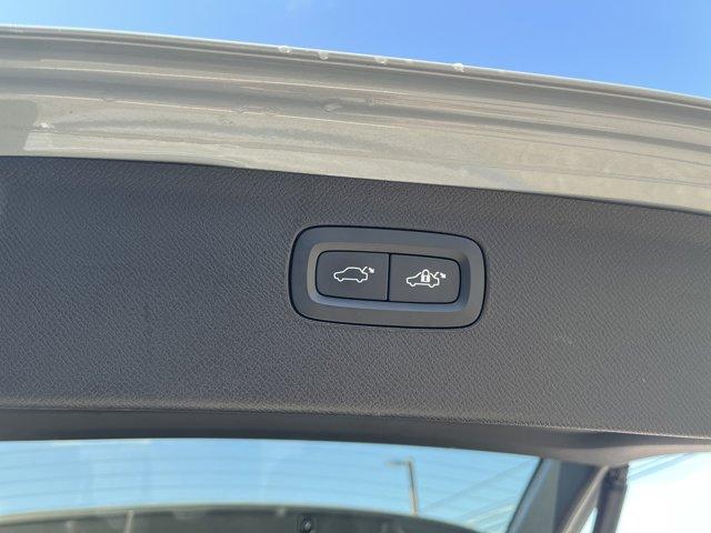 Photo of 2024 VAPOUR GREY MET Volvo XC90 Recharge Plug-In Hybrid