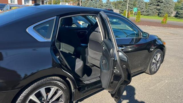 Photo of 2017 Java Metallic Nissan Altima