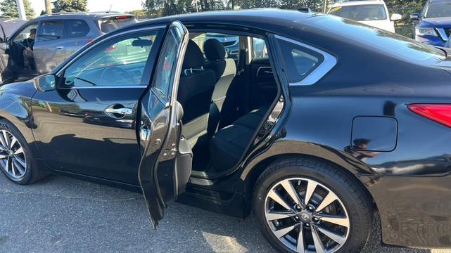 Photo of 2017 Java Metallic Nissan Altima