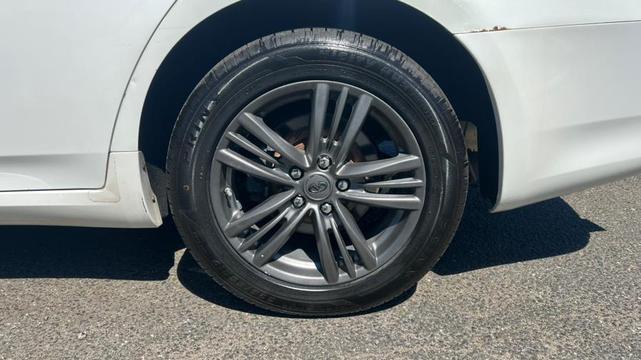 Photo of 2012 Moonlight White INFINITI G25x