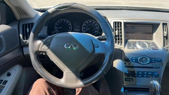 Photo of 2012 Moonlight White INFINITI G25x