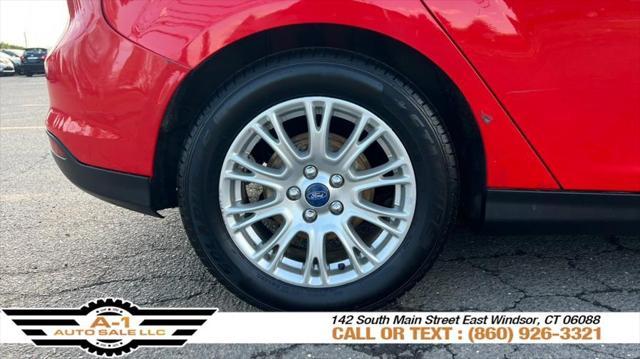 Photo of 2012 Race Red Ford Focus
