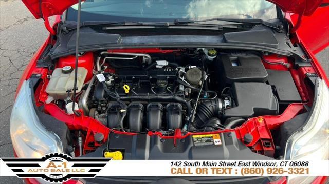 Photo of 2012 Race Red Ford Focus