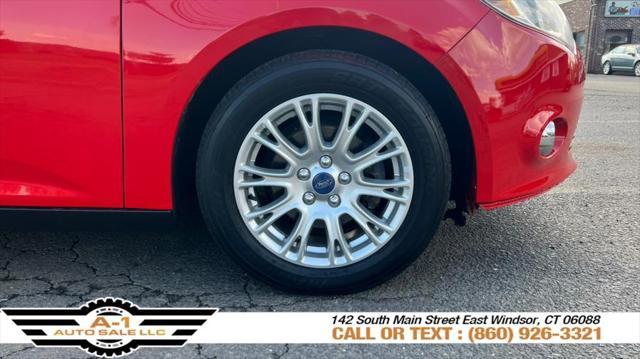 Photo of 2012 Race Red Ford Focus