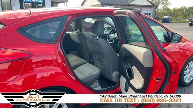 Photo of 2012 Race Red Ford Focus