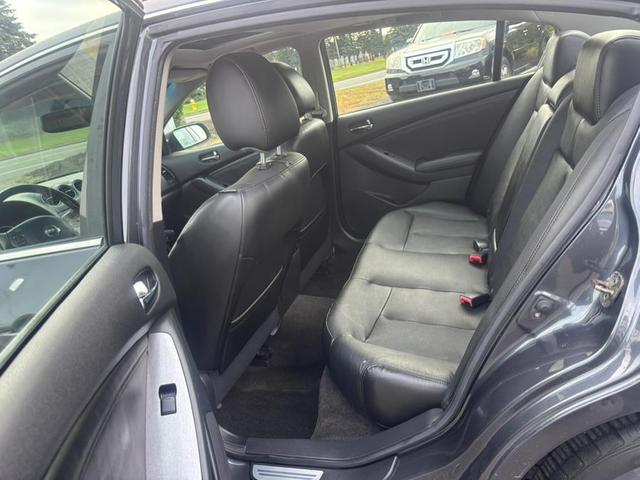 Photo of 2010 Navy Blue Metallic Nissan Altima