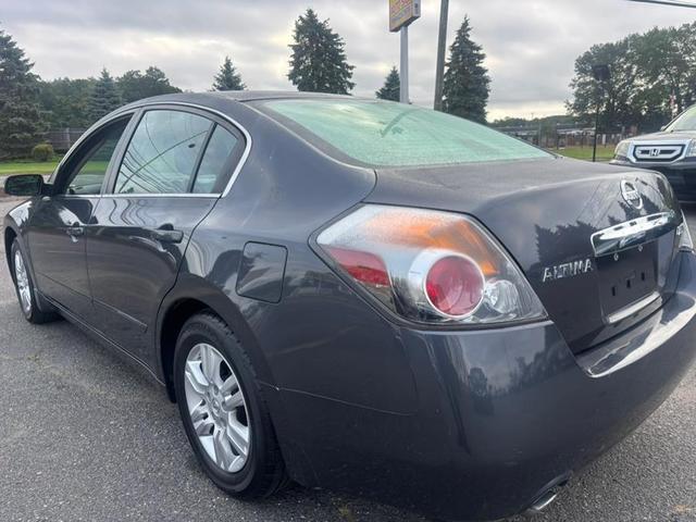 Photo of 2010 Navy Blue Metallic Nissan Altima