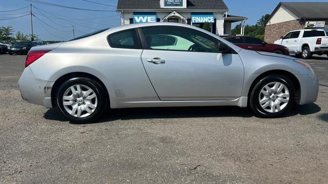 Photo of 2009 Radiant Silver Metallic Nissan Altima