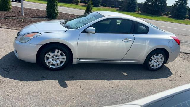 Photo of 2009 Radiant Silver Metallic Nissan Altima