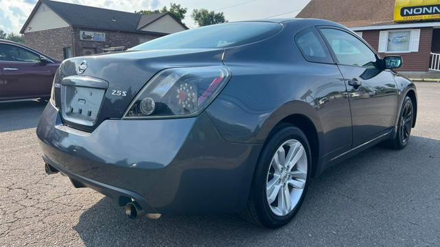 Photo of 2010 Ocean Gray Metallic Nissan Altima