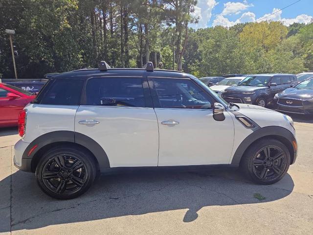 Photo of 2014 White MINI Countryman