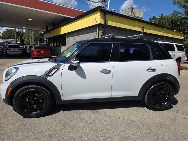 Photo of 2014 White MINI Countryman