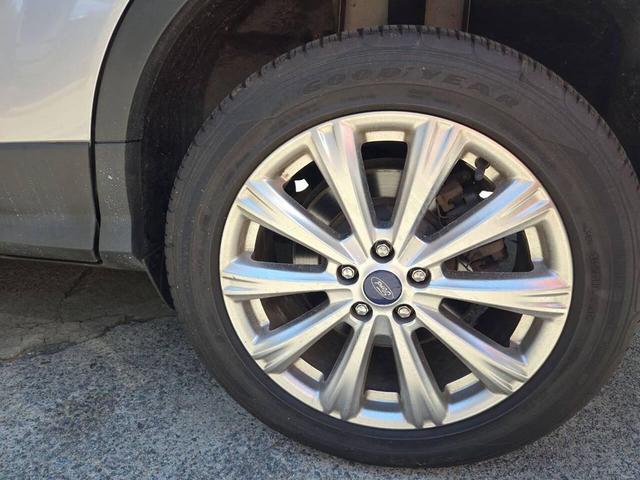 Photo of 2017 Silver Ford Escape