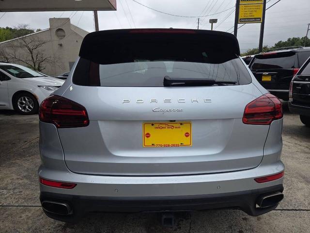 Photo of 2016 Silver Porsche Cayenne