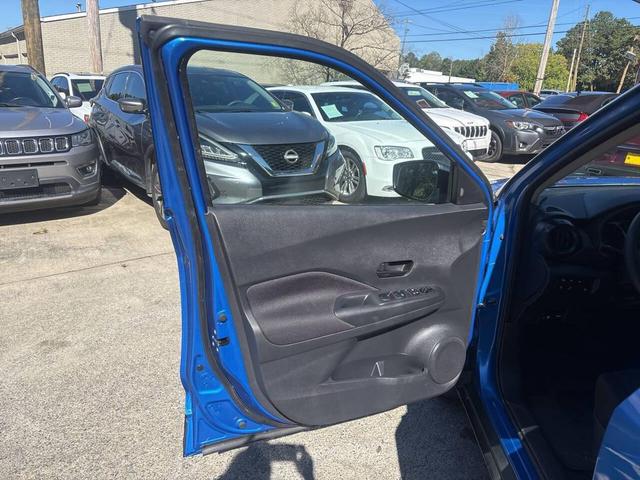 Photo of 2023 Blue Nissan Kicks