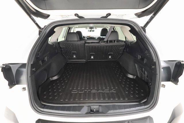 Photo of 2022 Crystal White Pearl Subaru Outback