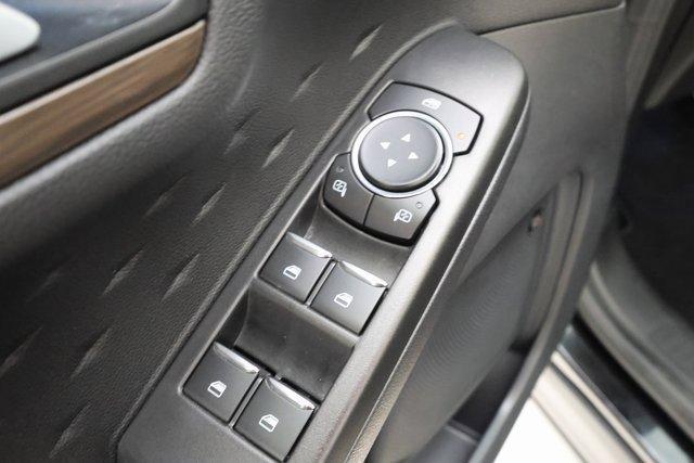 Photo of 2020 Agate Black Metallic Ford Escape