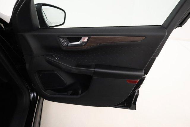 Photo of 2020 Agate Black Metallic Ford Escape