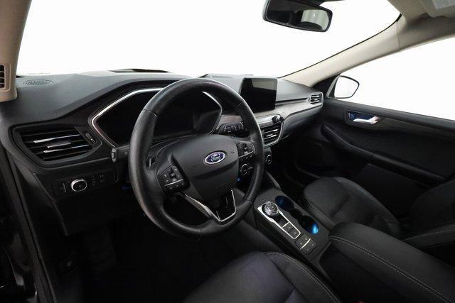 Photo of 2020 Agate Black Metallic Ford Escape