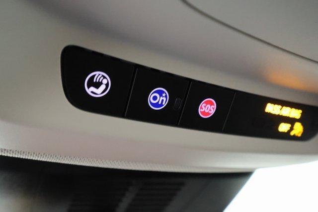 Photo of 2025 Summit White Buick Envision