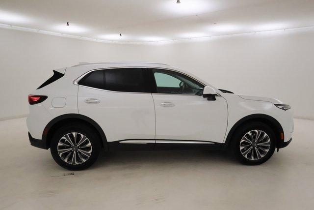 Photo of 2025 Summit White Buick Envision