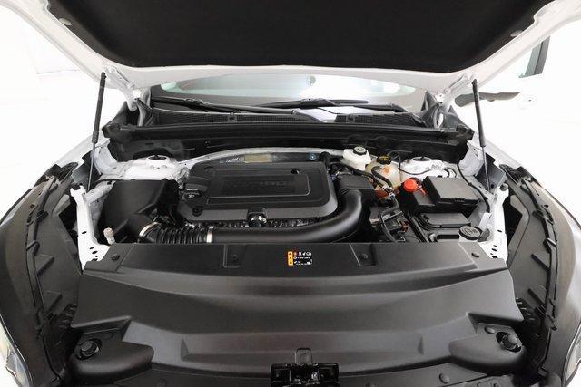 Photo of 2025 Summit White Buick Envision