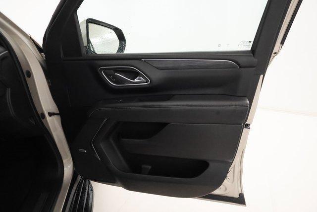 Photo of 2023 Beige Pearl Metallic GMC Yukon XL