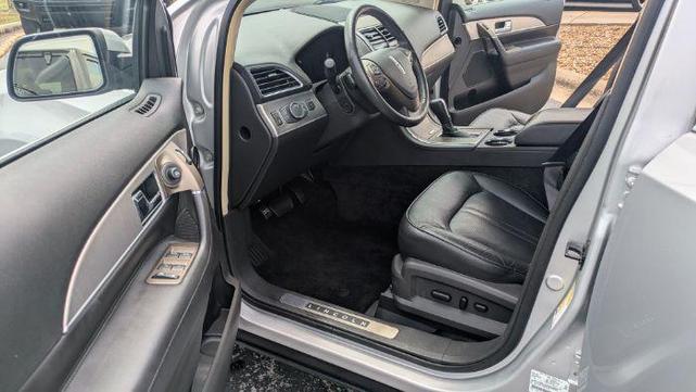Photo of 2013 Ingot Silver Metallic Lincoln MKX