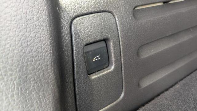 Photo of 2013 Ingot Silver Metallic Lincoln MKX