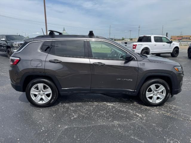 Photo of 2022 Granite Crystal Metallic Clearcoat Jeep Compass