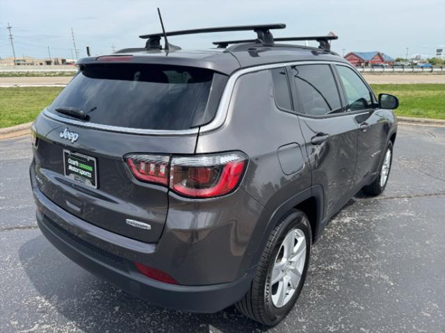Photo of 2022 Granite Crystal Metallic Clearcoat Jeep Compass