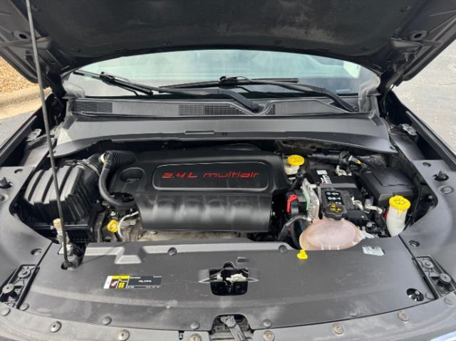 Photo of 2022 Granite Crystal Metallic Clearcoat Jeep Compass