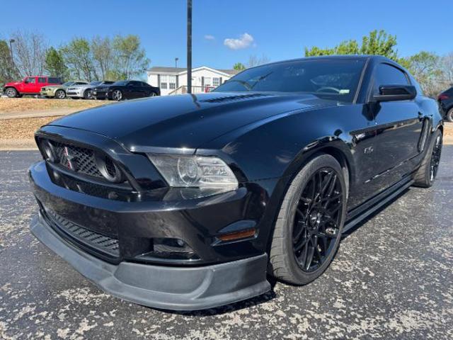 Photo of 2013 Black Ford Mustang