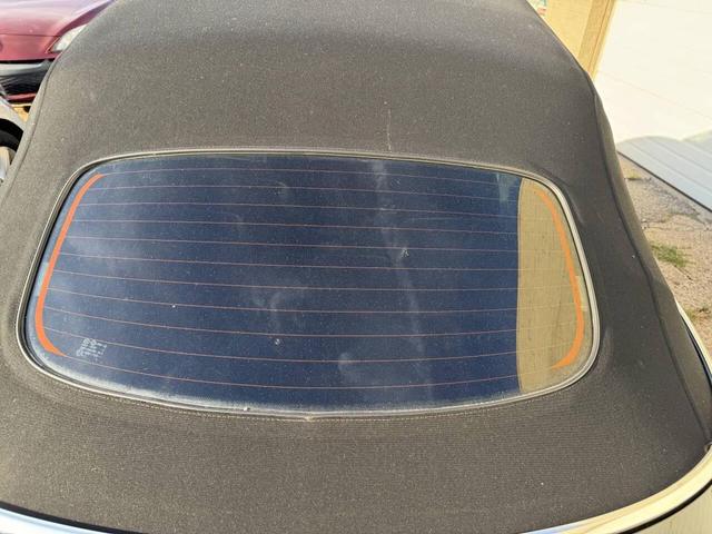 Photo of 2003 Uni Black/Black Cloth Roof Volkswagen New Beetle