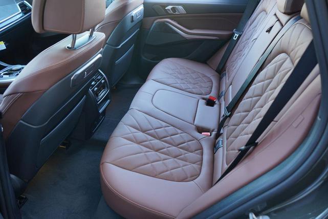 Photo of 2025 Manhattan Green Metallic BMW X5 PHEV