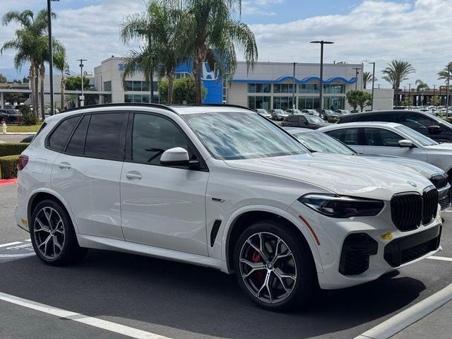 Photo of 2023 Alpine White BMW X5 PHEV