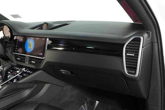 Photo of 2021 White Porsche Cayenne