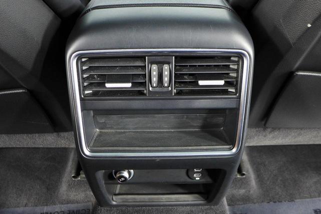 Photo of 2021 White Porsche Cayenne