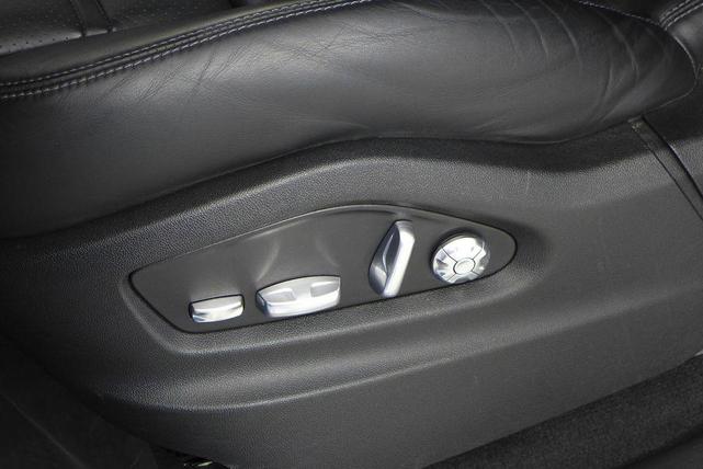 Photo of 2021 White Porsche Cayenne