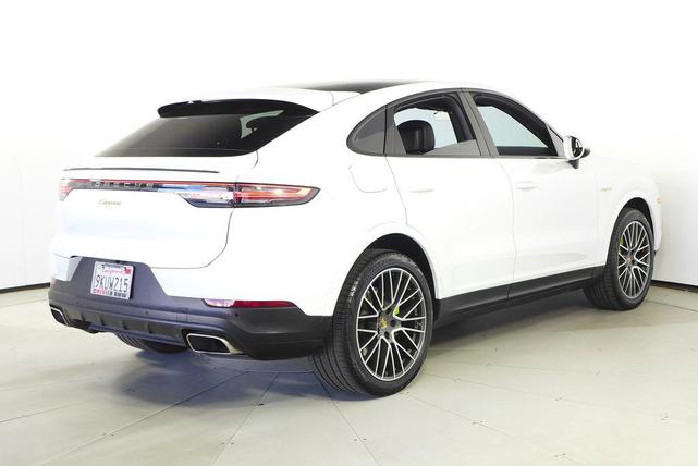 Photo of 2021 White Porsche Cayenne