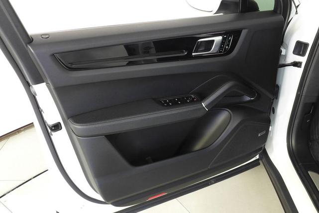 Photo of 2021 White Porsche Cayenne