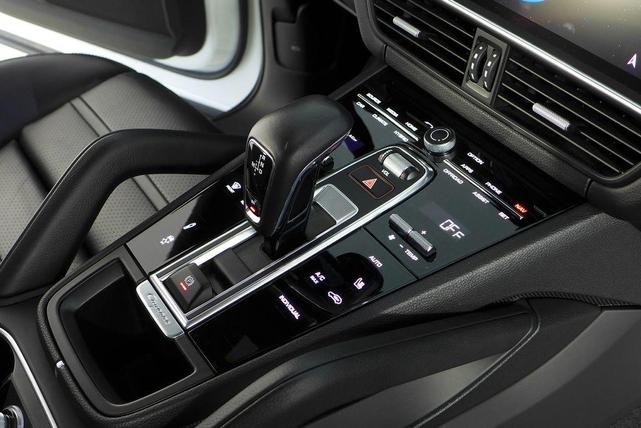 Photo of 2021 White Porsche Cayenne