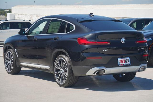 Photo of 2025 Black Sapphire Metallic BMW X4
