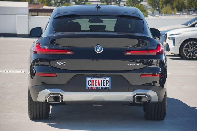 Photo of 2025 Black Sapphire Metallic BMW X4